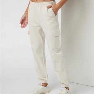 Vuori Boyfriend Cargo Joggers Sweatpants In Dreamknit Fabric Cream VW4062 Size S